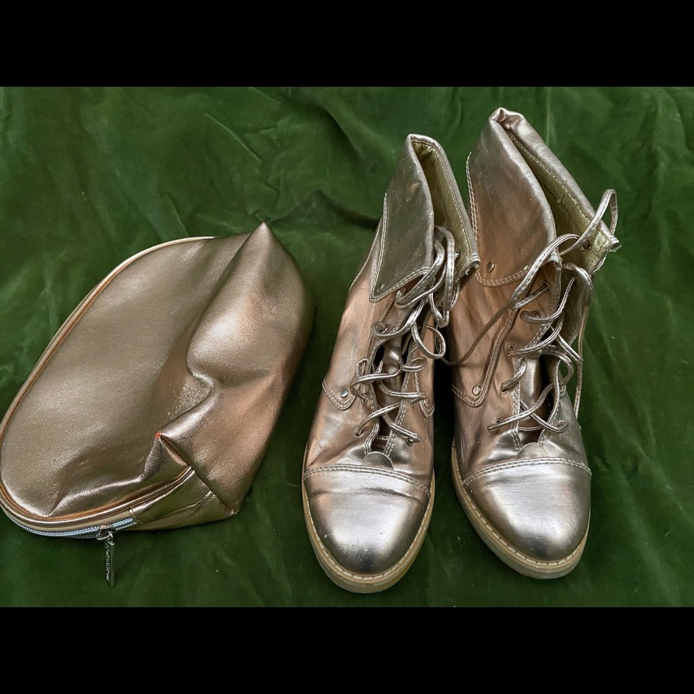 Metallic wedge